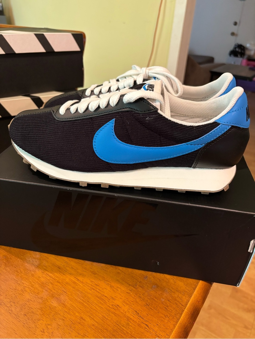 Nike Men’s Black & Blue LD-1000 SE